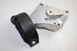 RENAULT SANDERO STEPWAY 900T FRONT ENGINE MOUNTING RHS